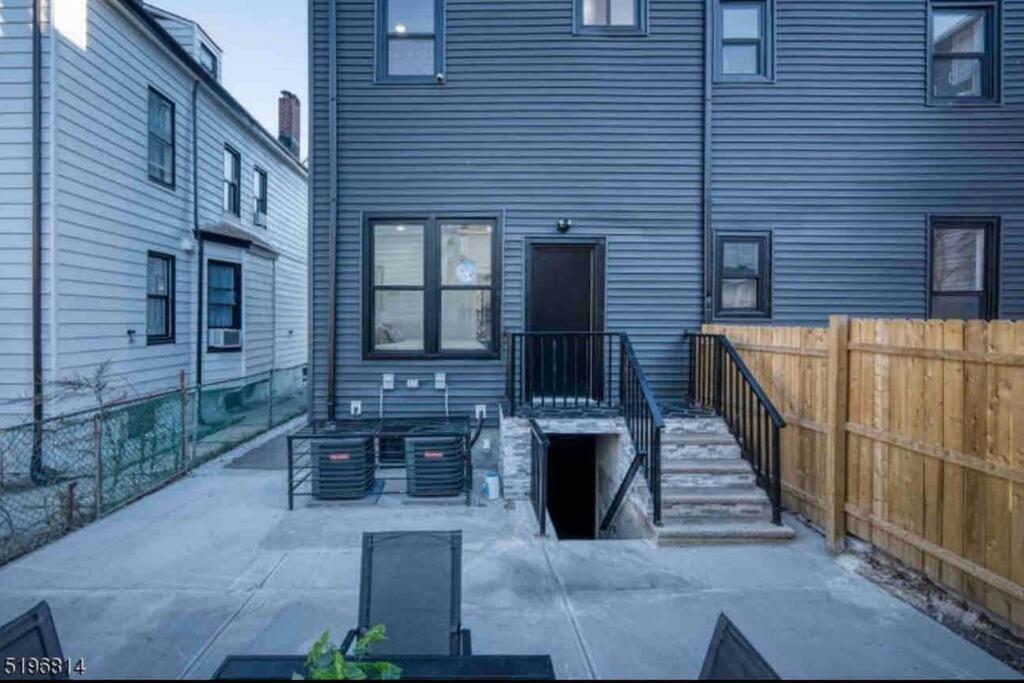 Апартаменты Secret Escape 20 Min From Nyc N 1 Джерси-Сити Экстерьер фото